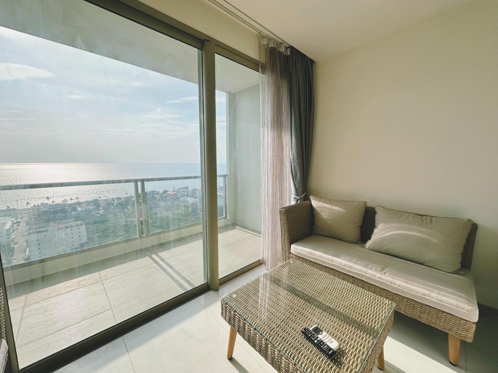 Riviera Jomtien By Daisy Pattaya 2アパートメント エクステリア 写真